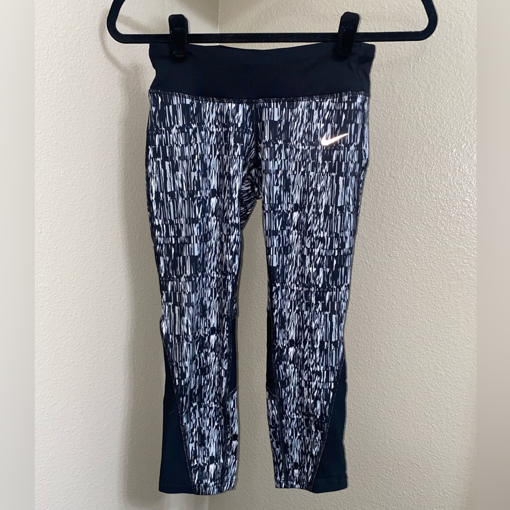 New Nike Running Dri-Fit Cropped Leggings XS